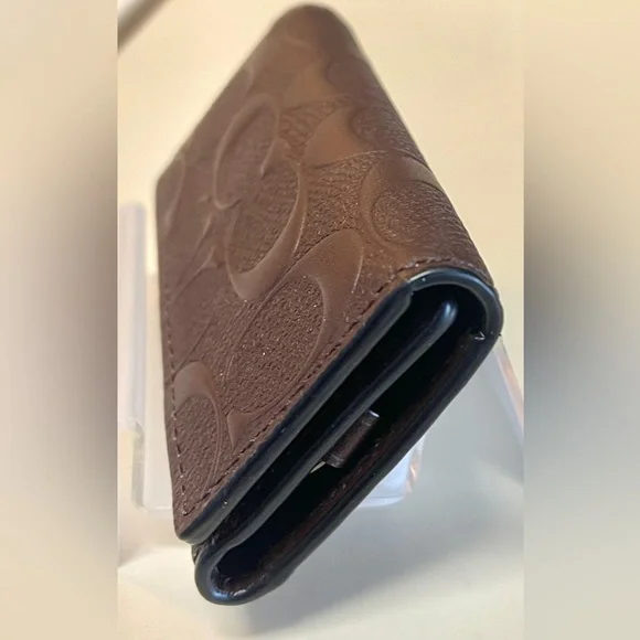 Unisex Coach NWOT Brown Leather Embossed Logo (multi) Key Holder Trifold Case - Picture 9 of 12